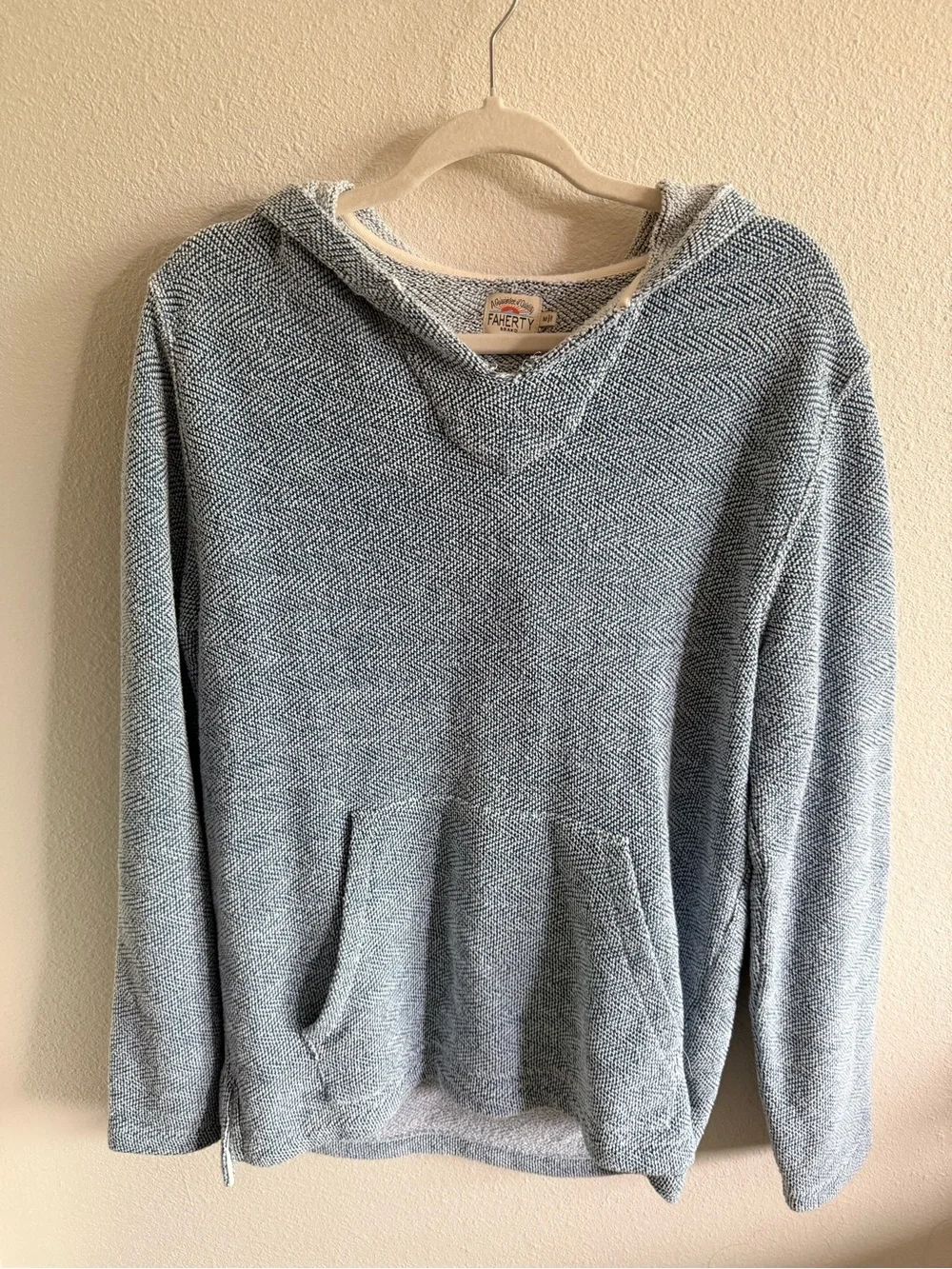 Faherty Whitewater Hoodie - Medium - Picture 2 of 4